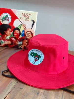 Chapéu  Vermelho MST